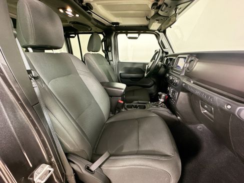 Used 2019 Jeep Wrangler Unlimited Sport S AWD/4WD image 40
