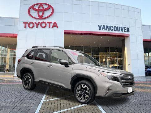 Used 2025 Subaru Forester Premium AWD/4WD image 1