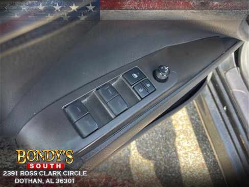 Used 2022 Toyota Camry LE image 8