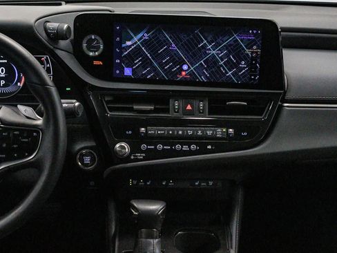 Certified 2025 Lexus ES 350 w/ Premium Package FWD image 14