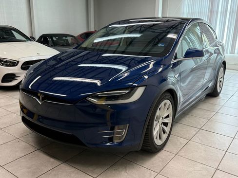 Used 2016 Tesla Model X 75D image 2