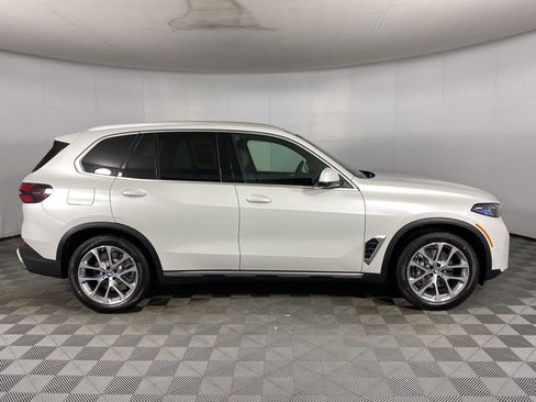 New 2026 BMW X5 xDrive50e w/ Premium Package AWD/4WD image 25