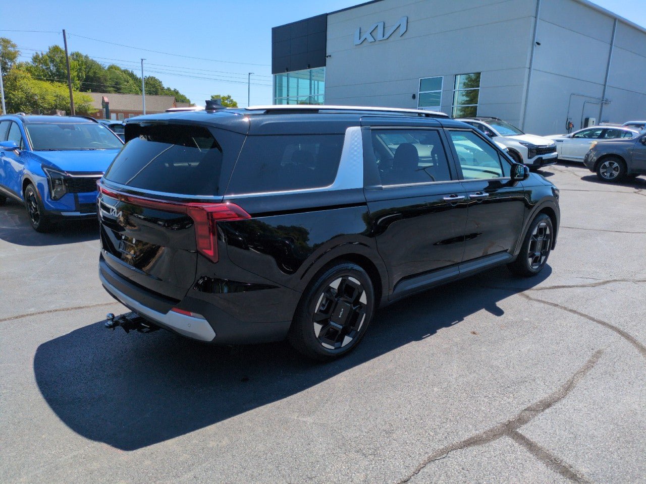 Certified 2025 Kia Carnival EX FWD image 7