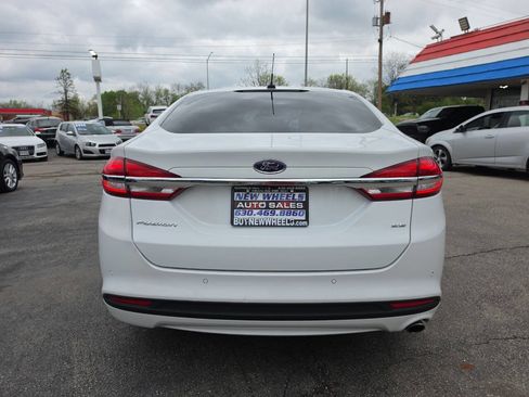 Used 2017 Ford Fusion SE FWD image 18