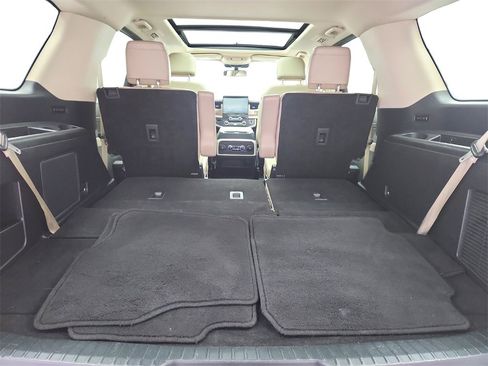 Used 2023 Ford Expedition Limited image 33