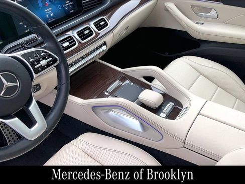 Used 2022 Mercedes-Benz GLS 450 4MATIC image 18