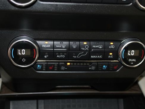 Used 2019 Ford Expedition Max Platinum AWD/4WD image 30