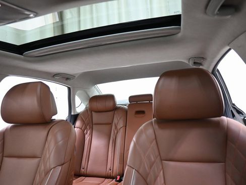 Used 2019 Kia K900 Luxury w/ VIP Package image 4