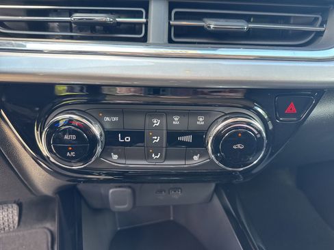 New 2026 Chevrolet Trax LT w/ LT Convenience Package FWD image 24