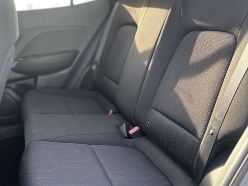 Used 2022 Hyundai Venue SE image 17