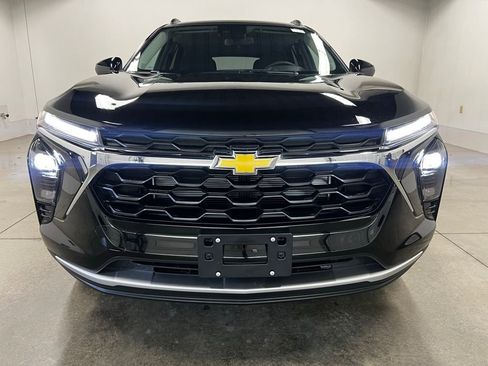 New 2026 Chevrolet Trax LT w/ Driver Confidence Package FWD image 8
