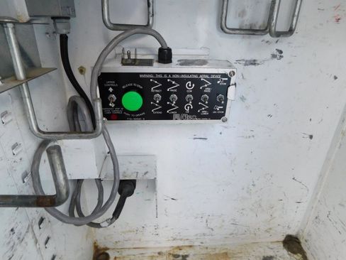 Used 2011 Ford F550 2WD Regular Cab Super Duty w/ PWR Equipment Group image 28