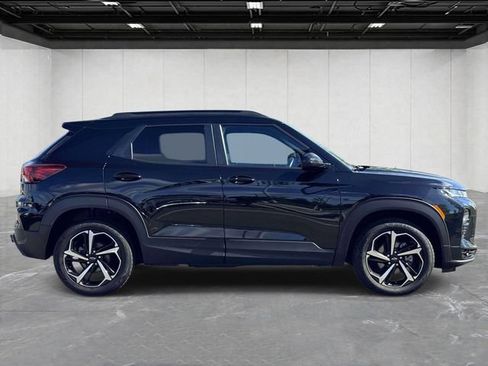 Used 2023 Chevrolet TrailBlazer RS w/ Sun and Liftgate Package AWD/4WD image 4