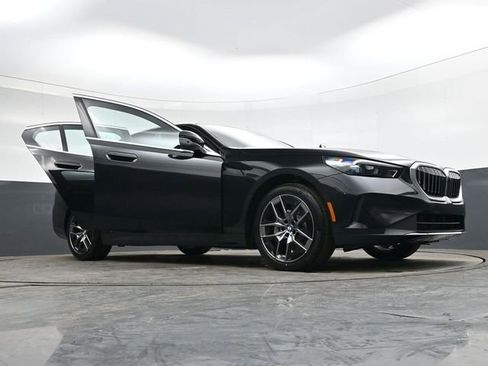 New 2026 BMW 530i xDrive w/ Premium Package AWD/4WD image 39