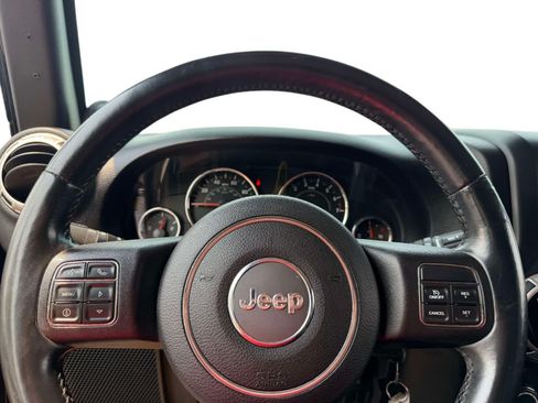 Used 2013 Jeep Wrangler Unlimited Rubicon w/ Dual Top Group AWD/4WD image 23