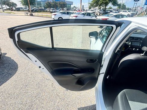 Used 2023 Nissan Versa S FWD image 47
