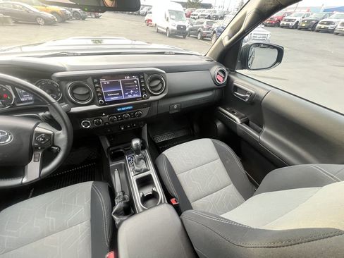 Used 2021 Toyota Tacoma TRD Sport image 21