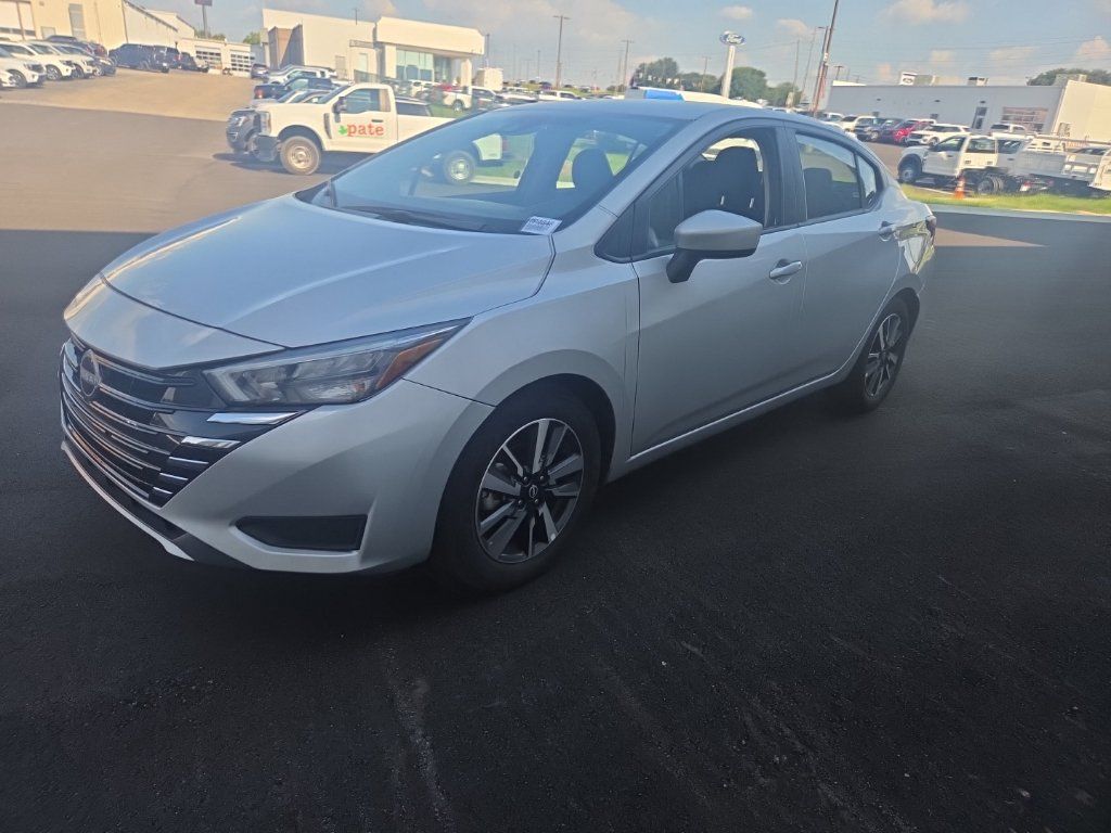 Used 2025 Nissan Versa SV FWD image 3