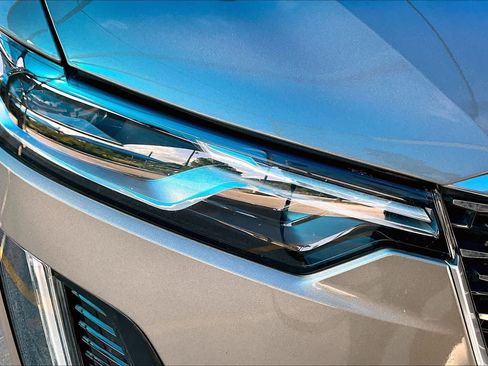 Used 2023 Cadillac XT6 Premium Luxury FWD image 28