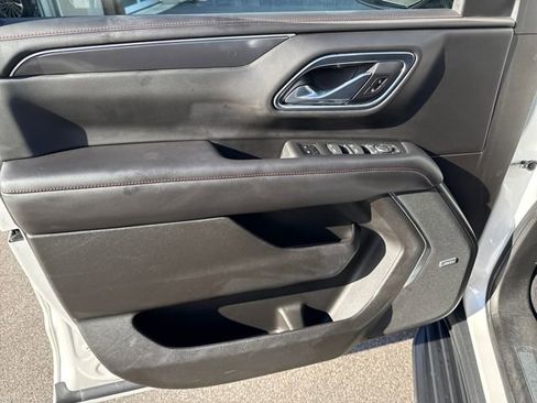 Used 2021 Chevrolet Suburban RST w/ Luxury Package image 10