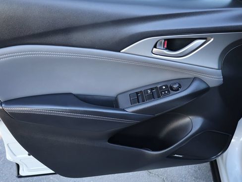 Used 2019 MAZDA CX-3 Touring w/ Preferred Equipment Package FWD image 9