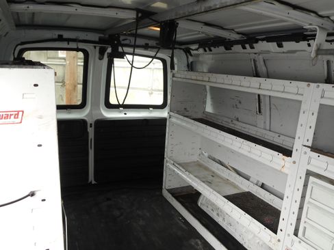 Used 2007 Chevrolet Express 2500 RWD image 20