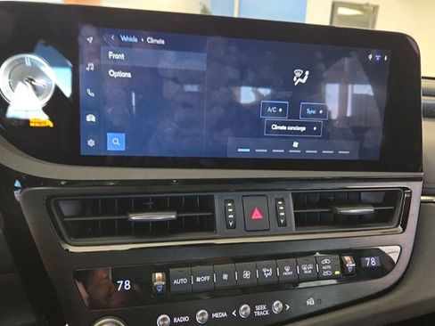 Used 2025 Lexus ES 350 Ultra Luxury image 19