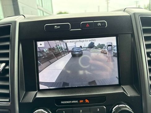 Used 2019 Ford F150 XLT w/ Equipment Group 302A Luxury AWD/4WD image 17