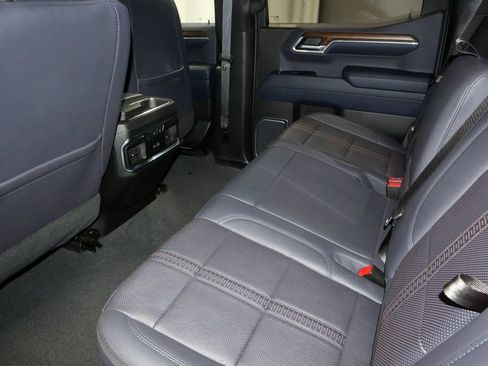 Used 2023 Chevrolet Silverado 1500 High Country w/ Technology Package AWD/4WD image 20