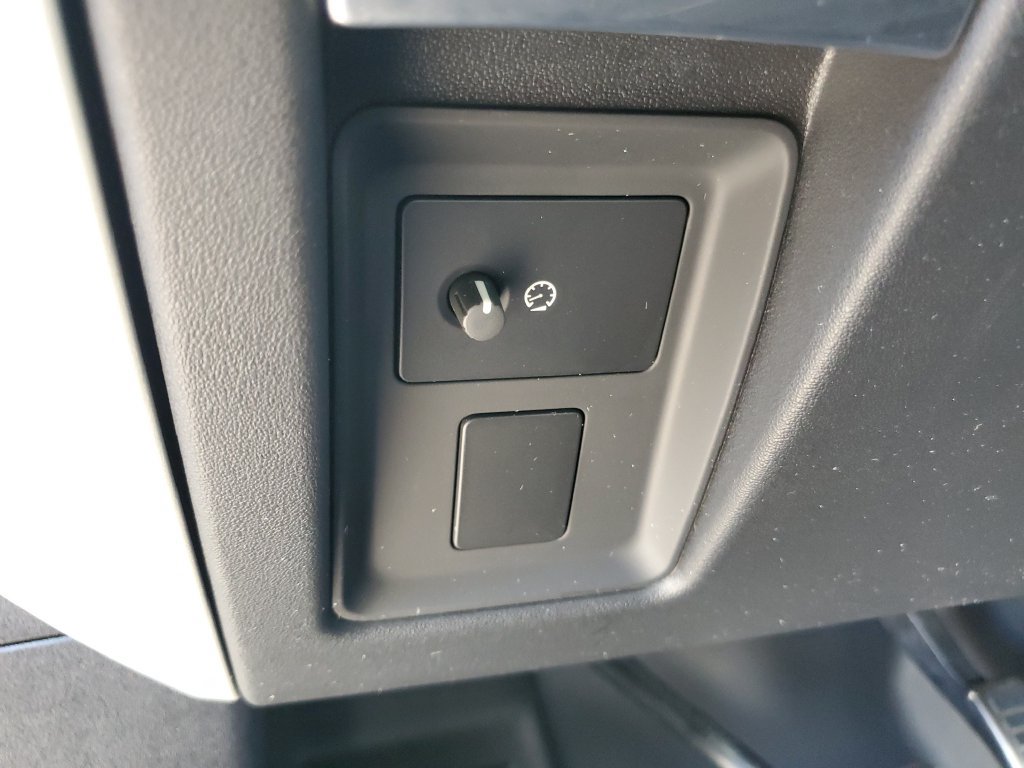 Used 2023 Land Rover Defender 110 SE AWD/4WD image 16