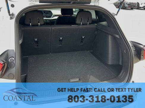 Used 2026 Chevrolet Trax RS w/ Sunroof Package image 22