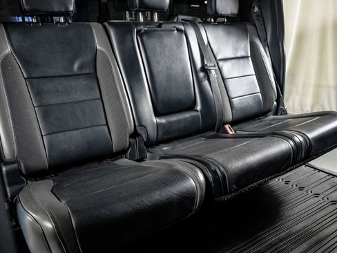 Used 2019 Ford F150 Raptor w/ Equipment Group 802A Luxury image 32