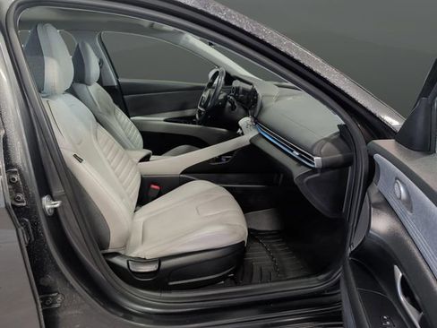 Used 2023 Hyundai Elantra Limited image 33