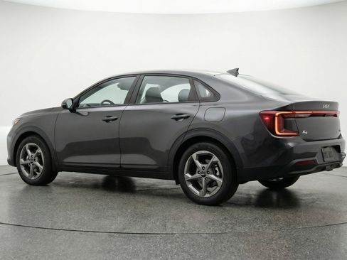 Used 2025 Kia K4 LXS image 6