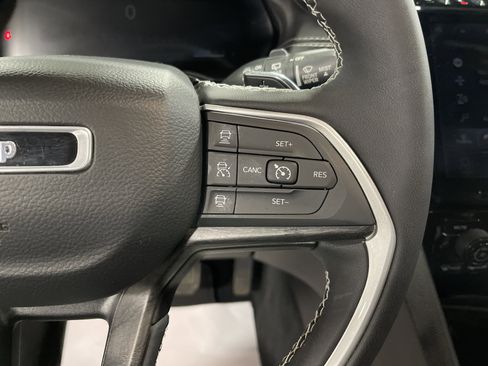 Used 2023 Jeep Grand Cherokee Limited w/ Trailer Tow Prep Group (B) image 19