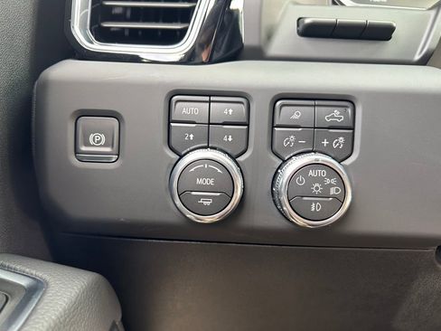 Used 2026 GMC Sierra 2500 Denali w/ Technology Package image 19