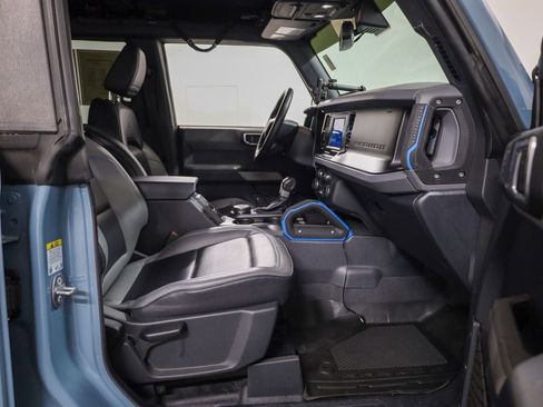 Used 2022 Ford Bronco Black Diamond w/ Sasquatch Package image 19