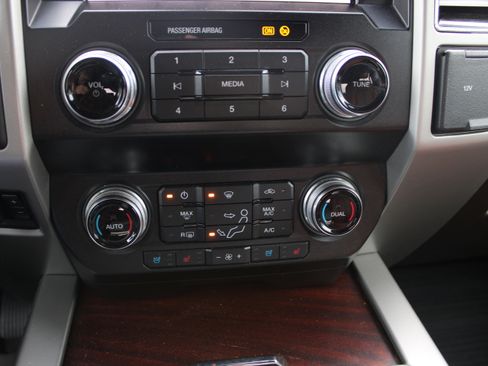 Used 2019 Ford F350 King Ranch w/ King Ranch Ultimate Package AWD/4WD image 21