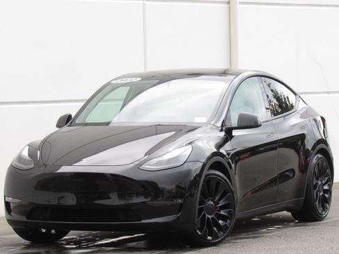 Used 2022 Tesla Model Y Performance AWD/4WD image 1
