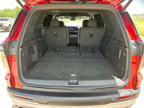 Used 2025 Chevrolet Traverse LT image 23