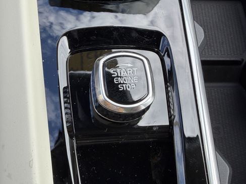 New 2026 Volvo XC60 T8 Ultra w/ Protection Package Premier image 25