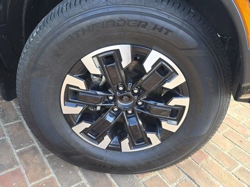 Used 2022 Nissan Frontier PRO-4X AWD/4WD image 11