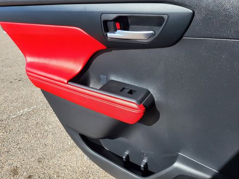 Certified 2025 Toyota Highlander XSE image 19