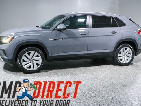 Used 2021 Volkswagen Atlas Cross Sport SE w/ Panoramic Sunroof Package FWD image 10