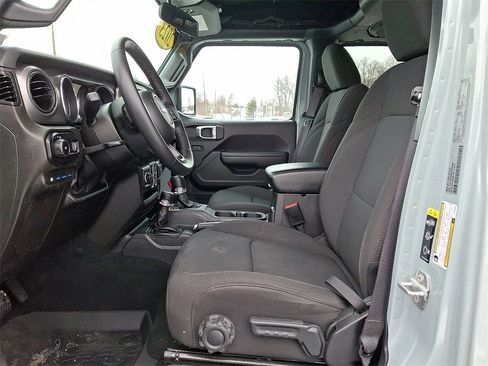 Used 2023 Jeep Wrangler Unlimited w/ Cold Weather Group image 13