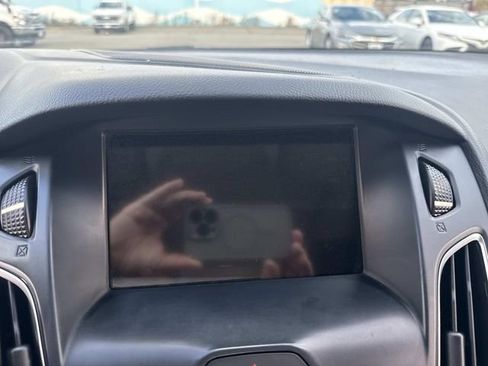 Used 2018 Ford Focus SEL image 22