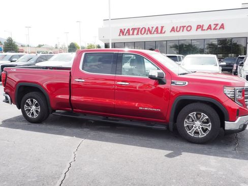 Used 2022 GMC Sierra 1500 SLT w/ SLT Convenience Package AWD/4WD image 4