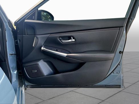 Used 2024 Nissan Sentra SR w/ SR Premium Package FWD image 23