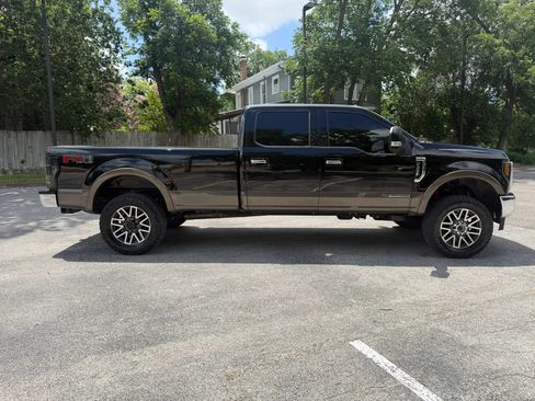 Used 2017 Ford F350 Lariat w/ Chrome Package AWD/4WD image 4