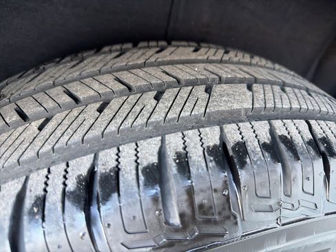 Used 2018 Chevrolet Traverse LT image 9